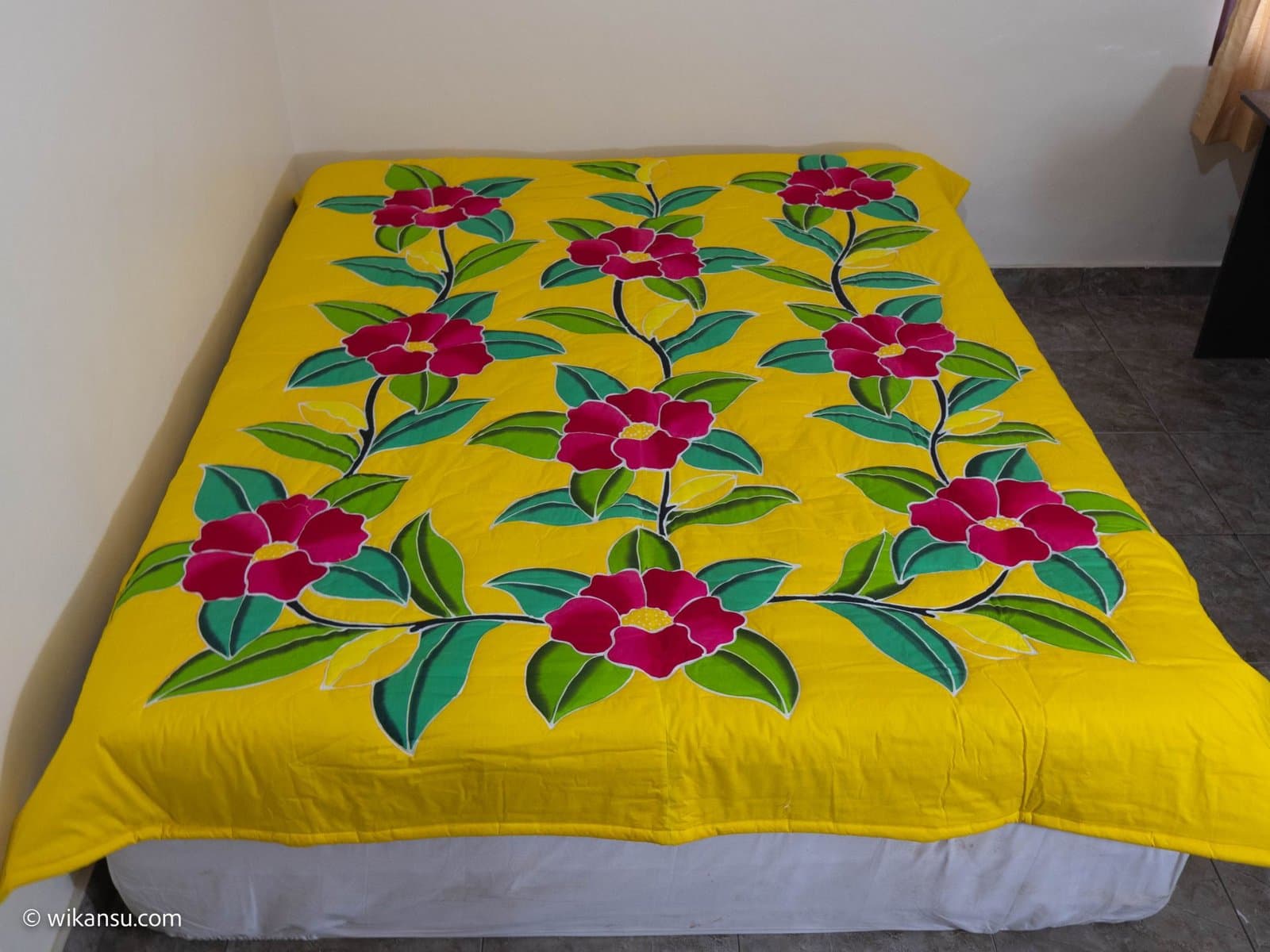 Red Wild Rose Flowers Yellow Base